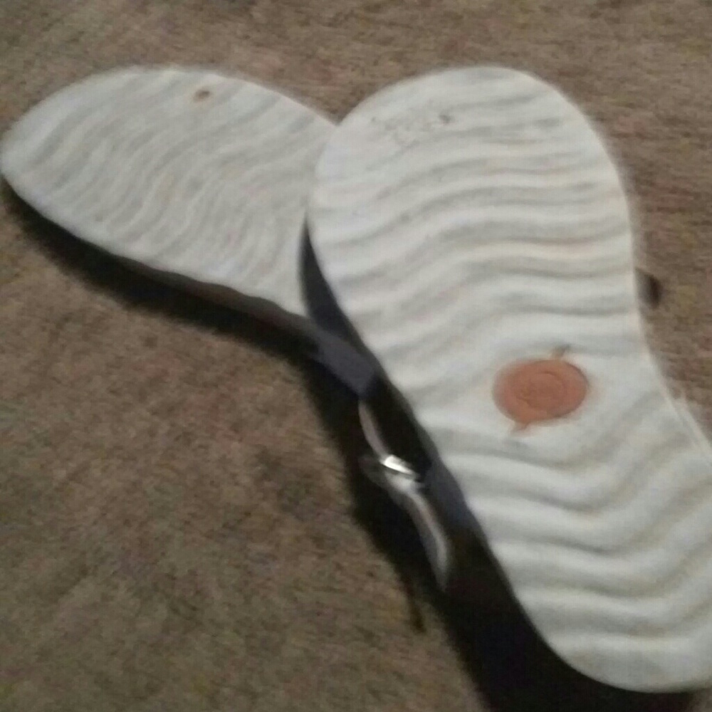 Shoes - Picture 2 of 3